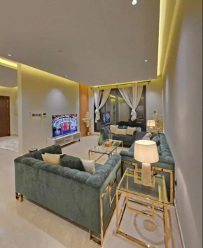 LP50-4 - Modern Apartment with Patio in Al Yasmin